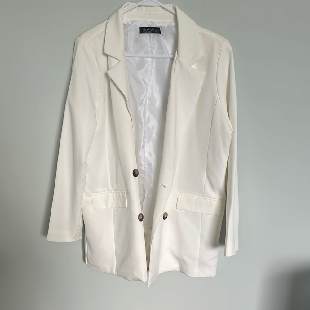 Stoosh Cream Blazer with Notched Lapels and Tailored Fit